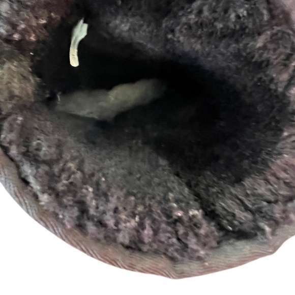 Ugg metallic black boots. Ankle boots size 6 Medium. Has some suede in the back - Picture 3 of 7